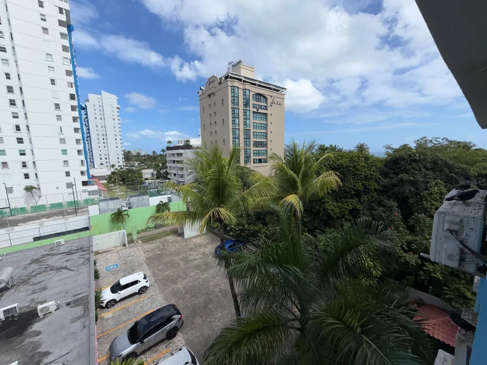 37 ISLA VERDE AVENUE #4C Carolina, PR 00979