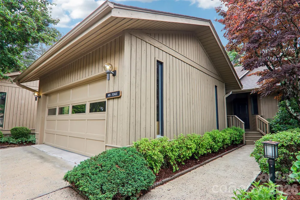 405 Wild Oak Lane Hendersonville, NC 28791
