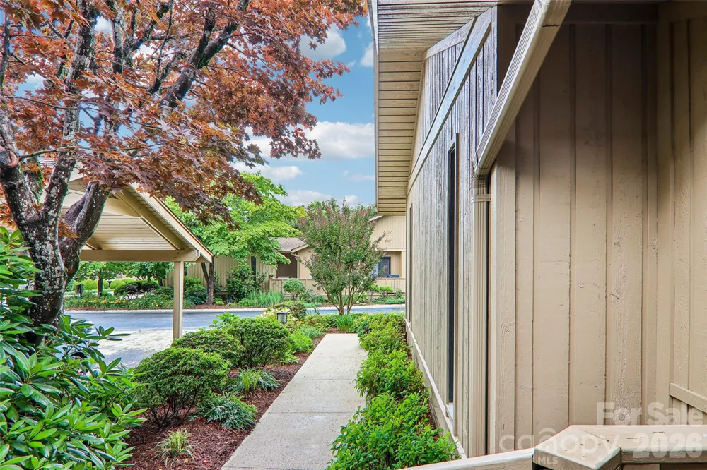 405 Wild Oak Lane Hendersonville, NC 28791