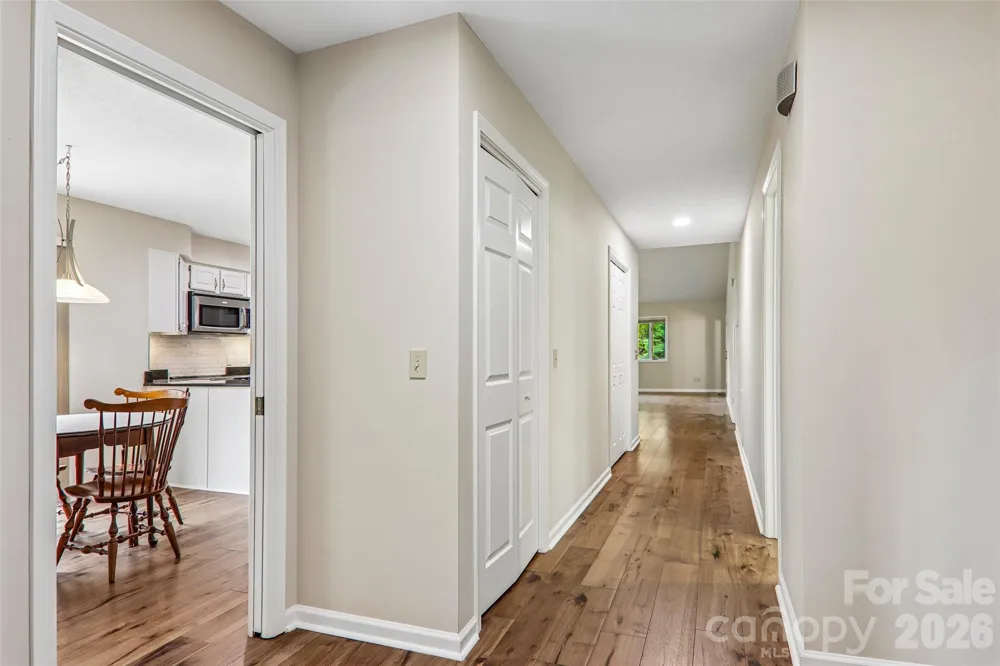 405 Wild Oak Lane Hendersonville, NC 28791