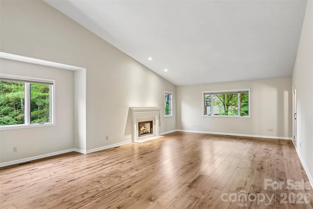 405 Wild Oak Lane Hendersonville, NC 28791