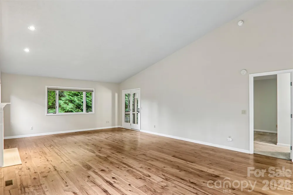 405 Wild Oak Lane Hendersonville, NC 28791