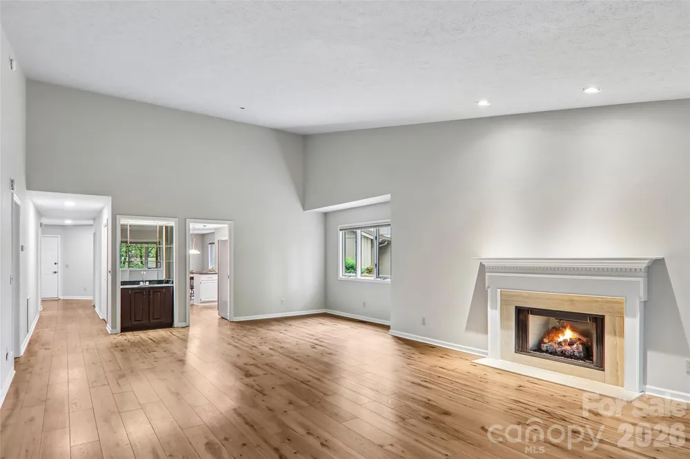 405 Wild Oak Lane Hendersonville, NC 28791