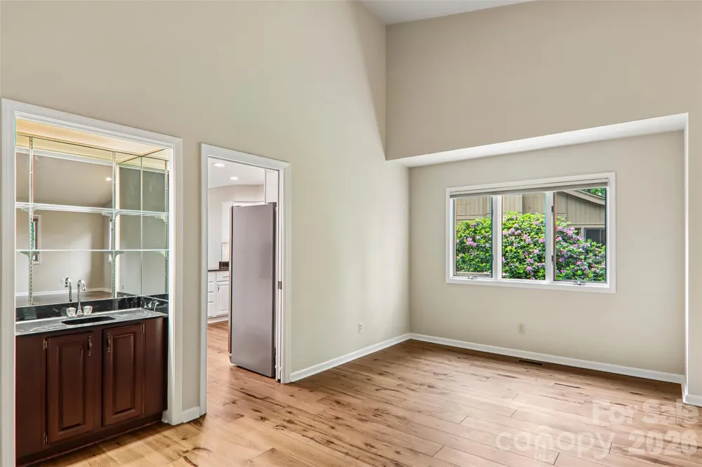 405 Wild Oak Lane Hendersonville, NC 28791