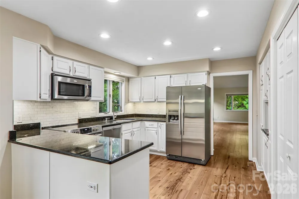 405 Wild Oak Lane Hendersonville, NC 28791