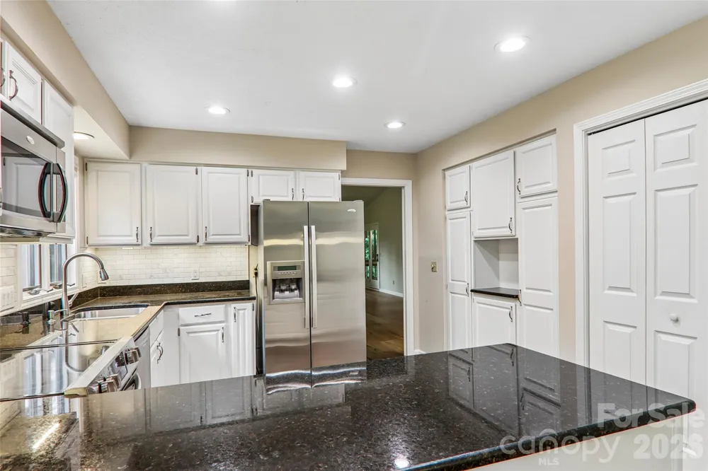 405 Wild Oak Lane Hendersonville, NC 28791