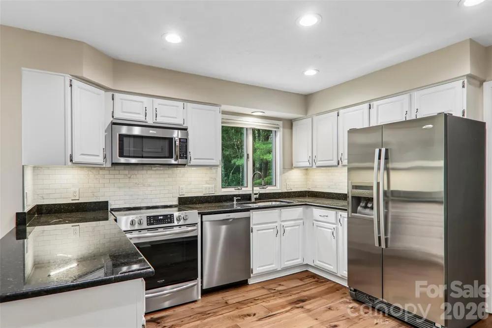 405 Wild Oak Lane Hendersonville, NC 28791