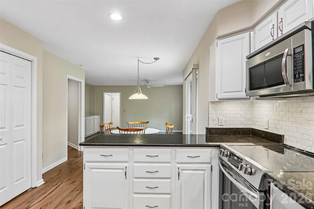 405 Wild Oak Lane Hendersonville, NC 28791