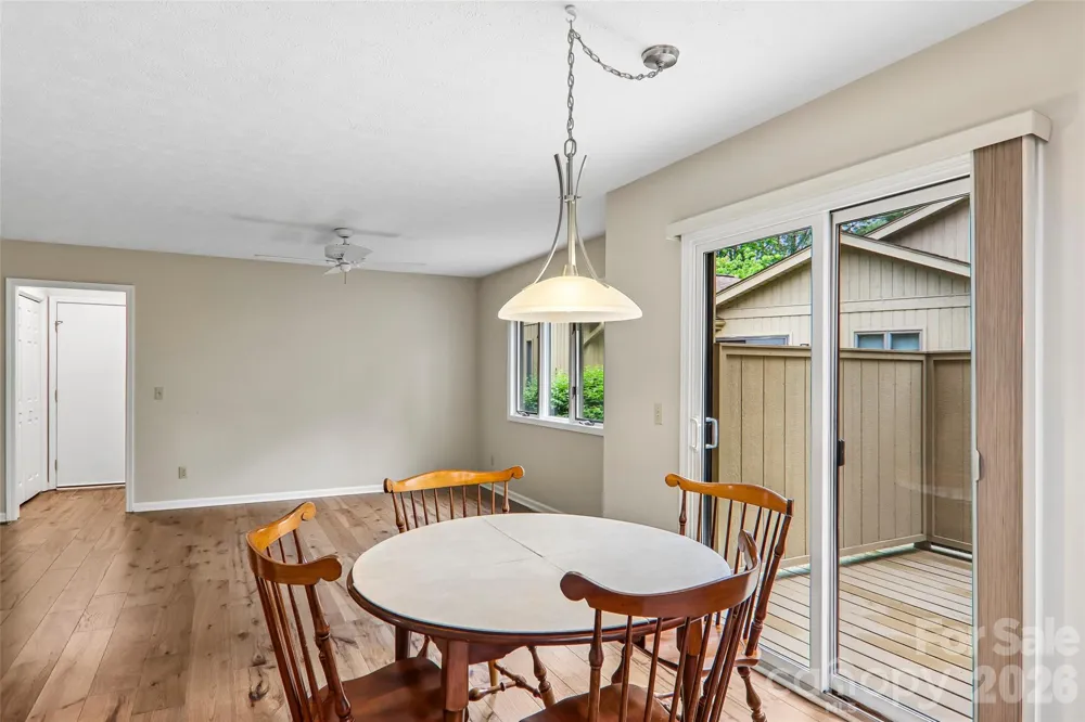405 Wild Oak Lane Hendersonville, NC 28791