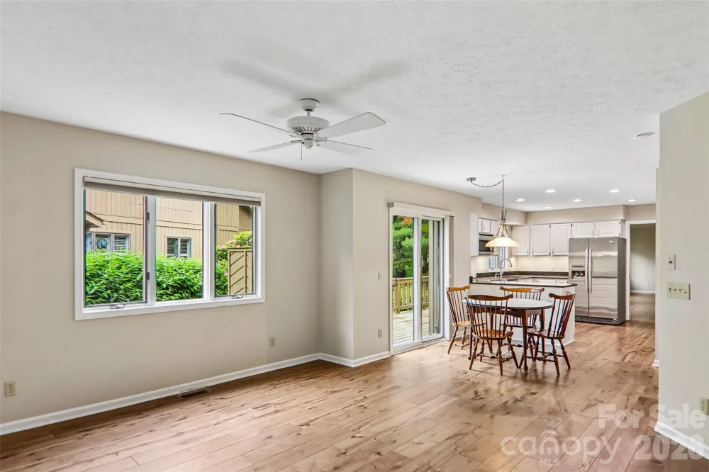 405 Wild Oak Lane Hendersonville, NC 28791