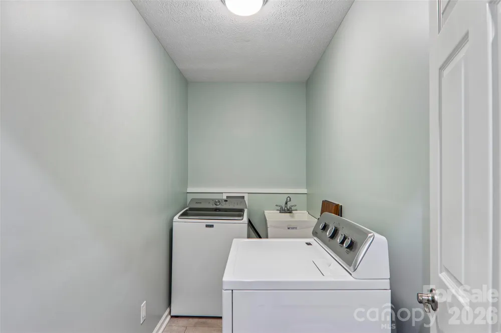 405 Wild Oak Lane Hendersonville, NC 28791
