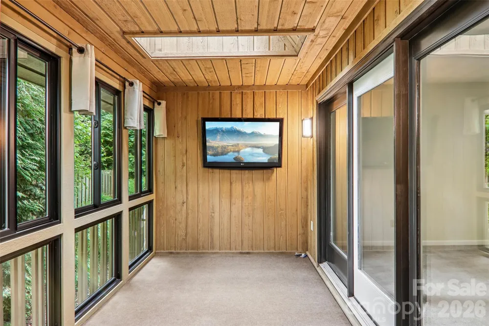 405 Wild Oak Lane Hendersonville, NC 28791