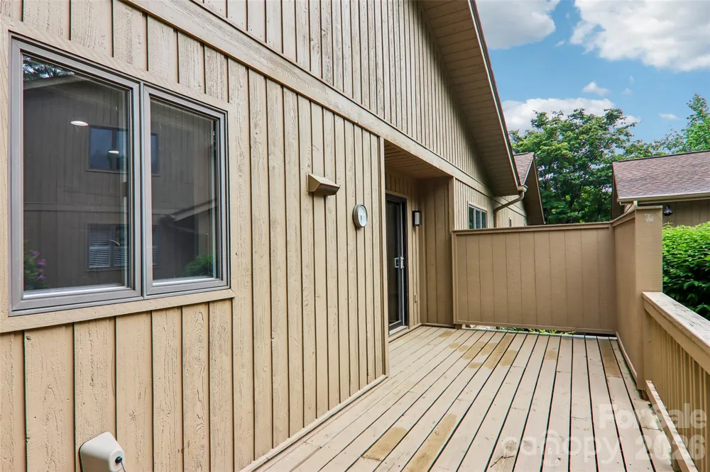 405 Wild Oak Lane Hendersonville, NC 28791