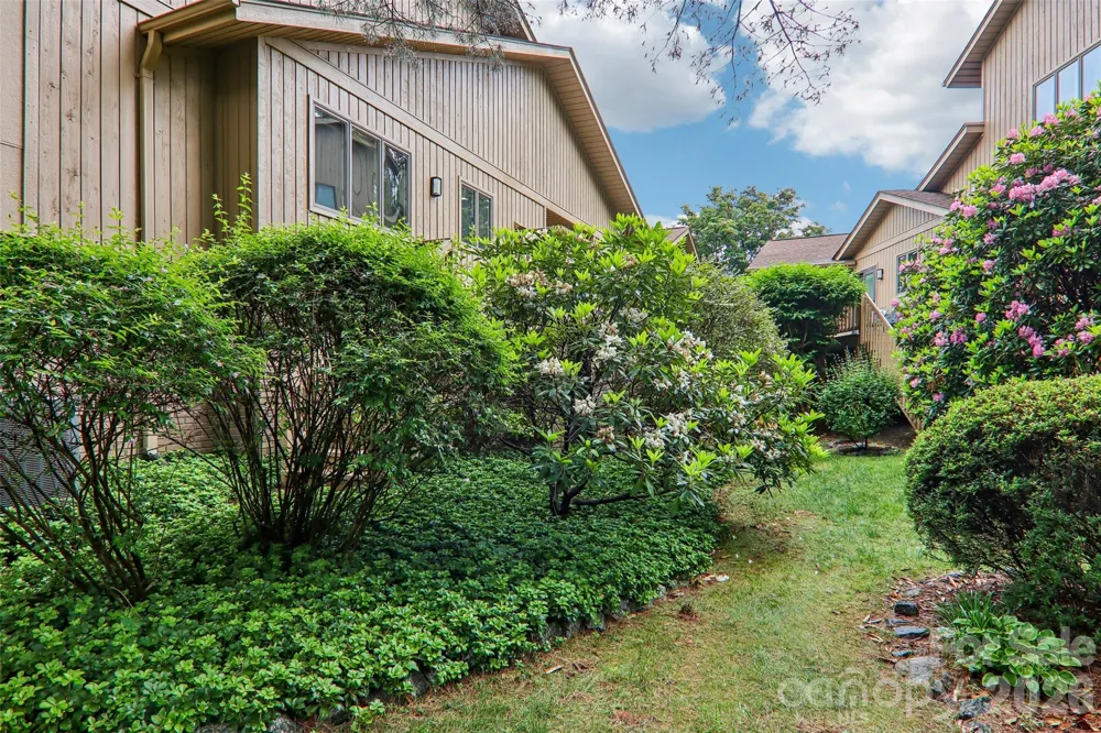 405 Wild Oak Lane Hendersonville, NC 28791