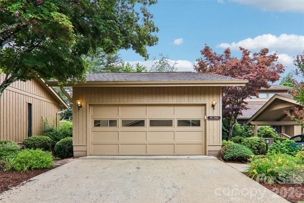 405 Wild Oak Lane Hendersonville, NC 28791