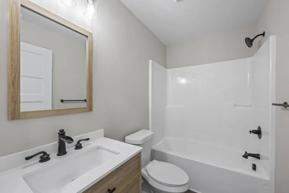 234 Lake View Drive Lavonia, GA 30553