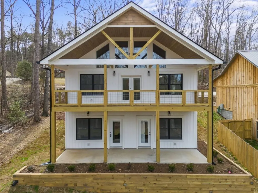 234 Lake View Drive Lavonia, GA 30553