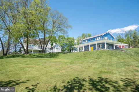1072 FIVE POINTS RICHMOND ROAD