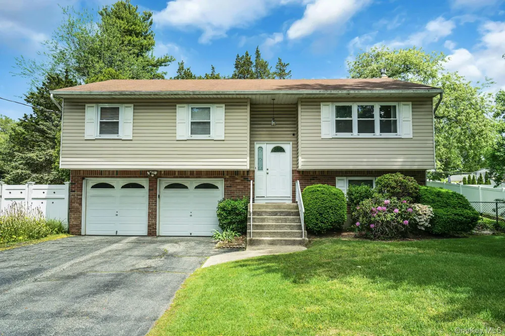 111 Daly Road East Northport, NY 11731