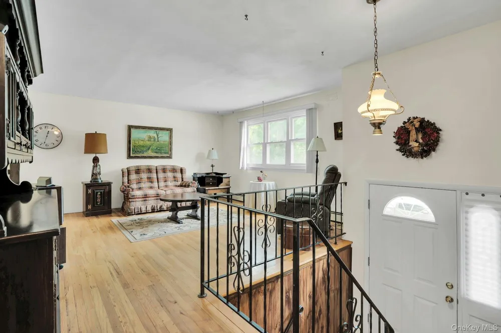 111 Daly Road East Northport, NY 11731