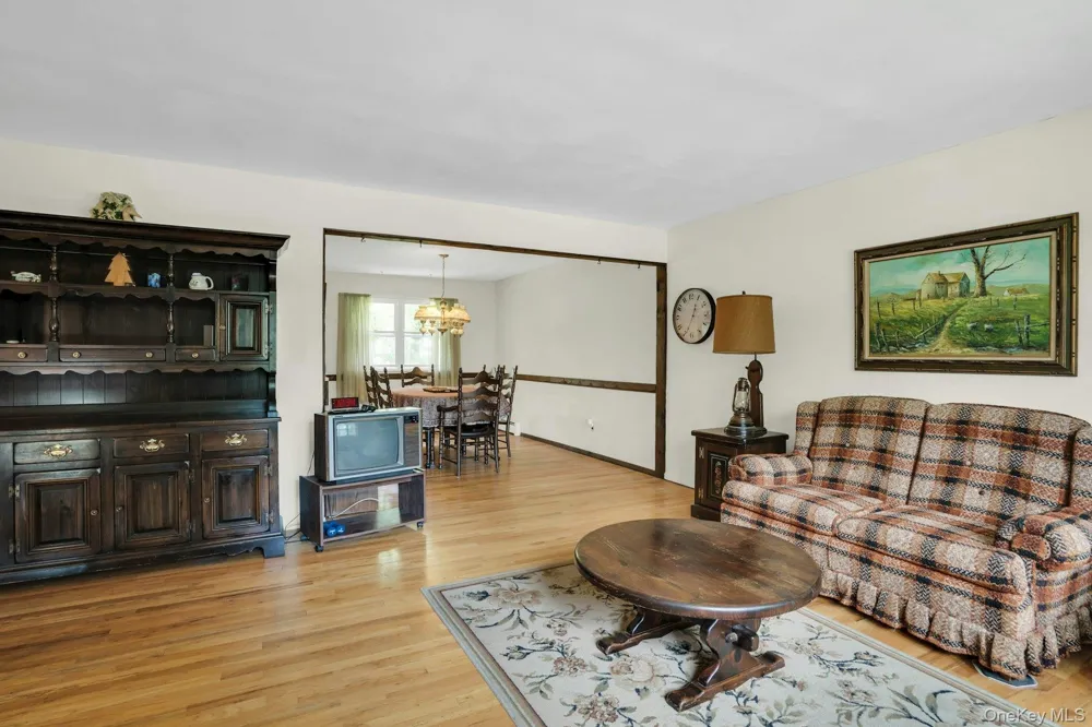 111 Daly Road East Northport, NY 11731