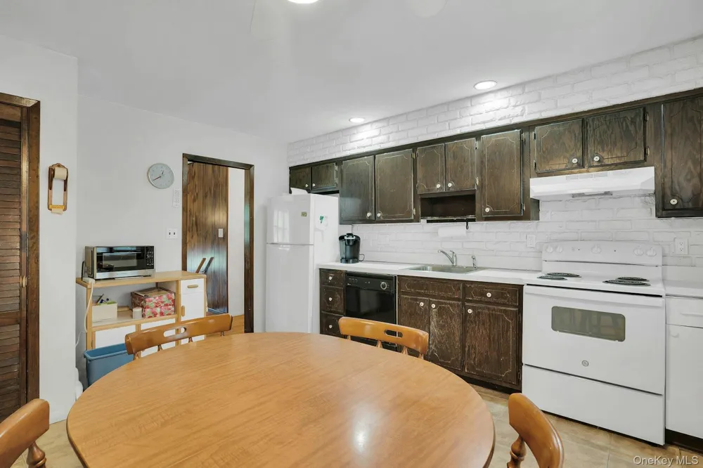 111 Daly Road East Northport, NY 11731