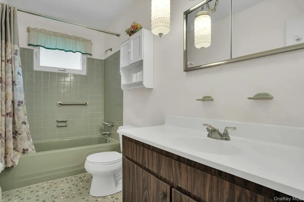 111 Daly Road East Northport, NY 11731