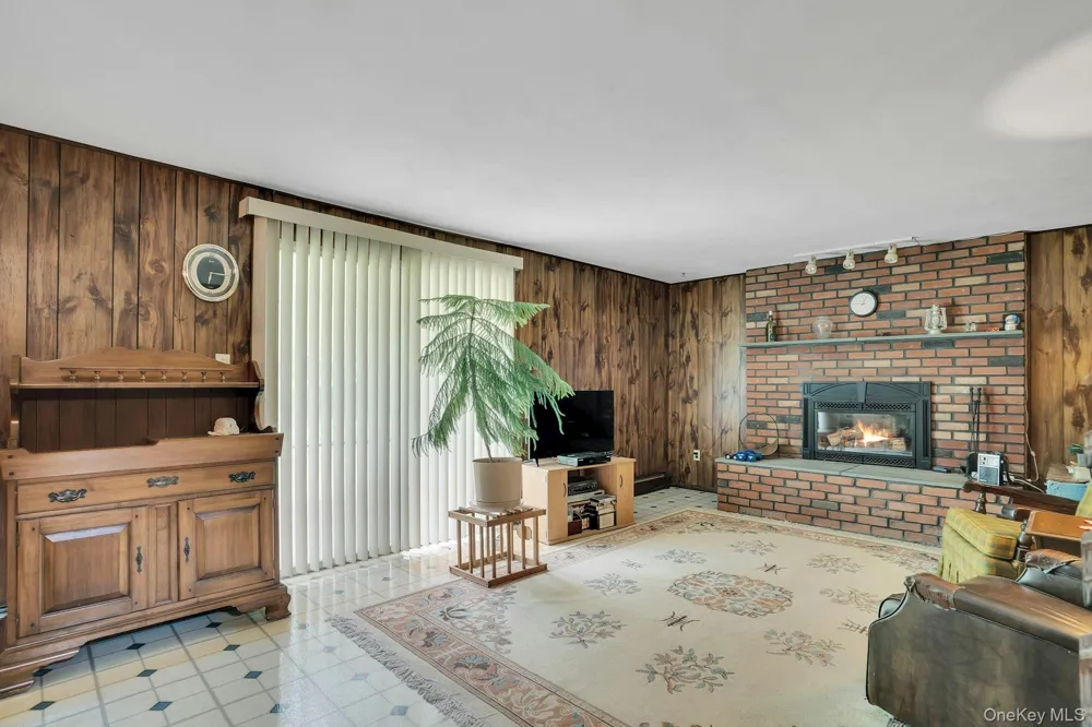 111 Daly Road East Northport, NY 11731
