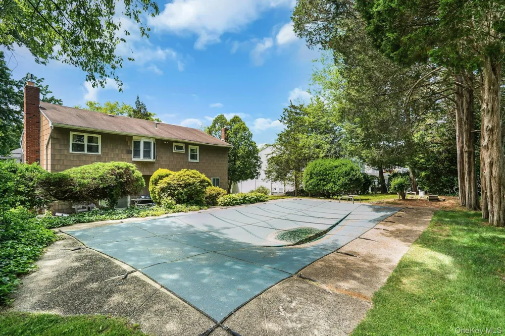 111 Daly Road East Northport, NY 11731