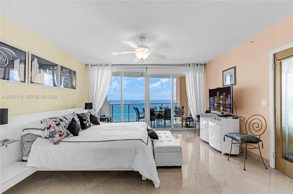 1455 Ocean Dr #1106 Miami Beach, FL 33139