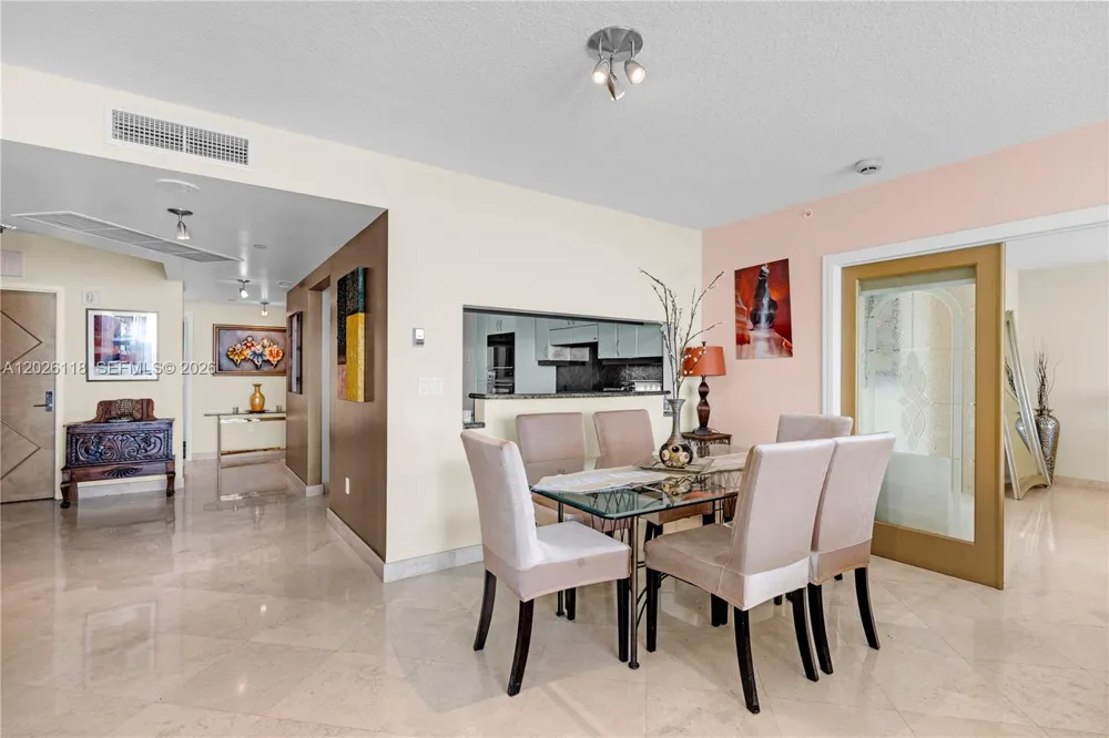 1455 Ocean Dr #1106 Miami Beach, FL 33139