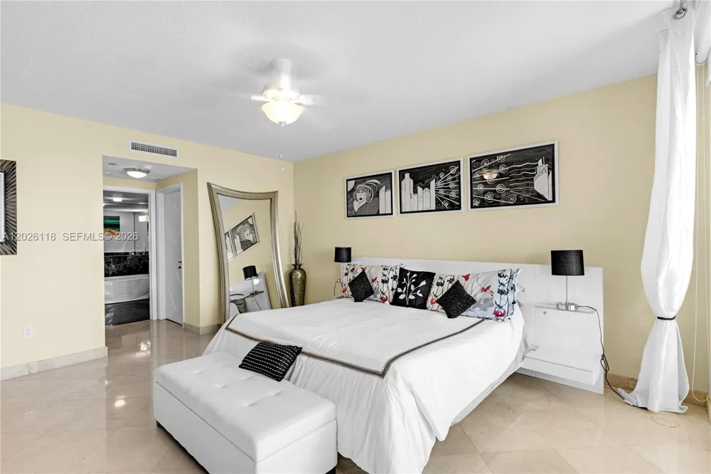 1455 Ocean Dr #1106 Miami Beach, FL 33139
