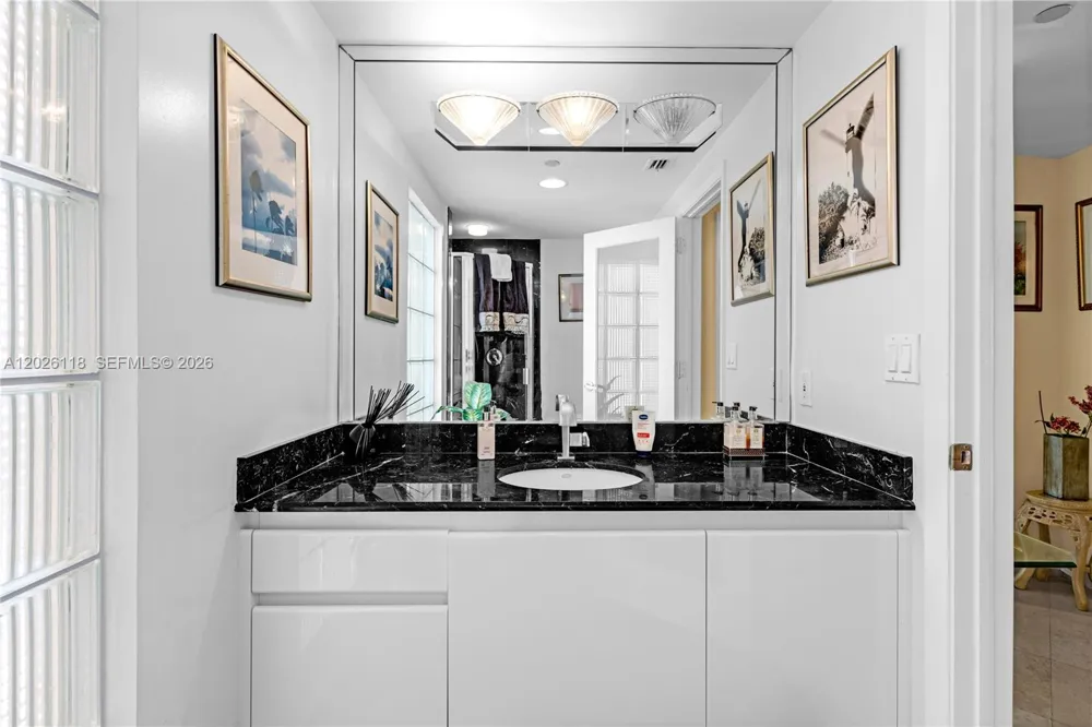 1455 Ocean Dr #1106 Miami Beach, FL 33139