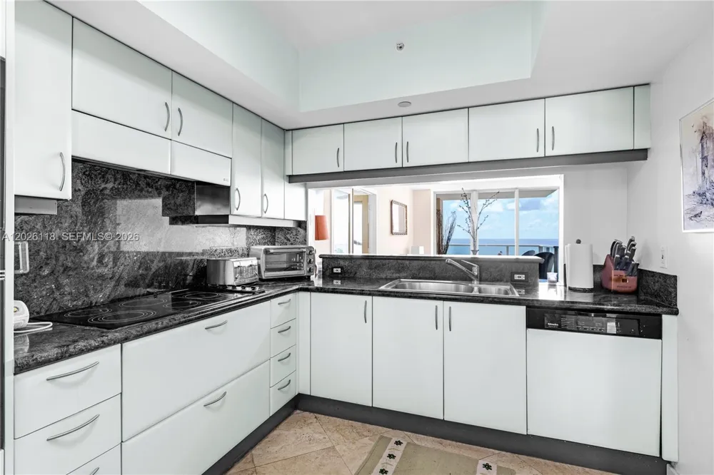 1455 Ocean Dr #1106 Miami Beach, FL 33139