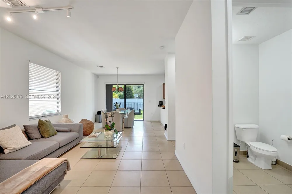 650 NE 191st Ter Miami, FL 33179