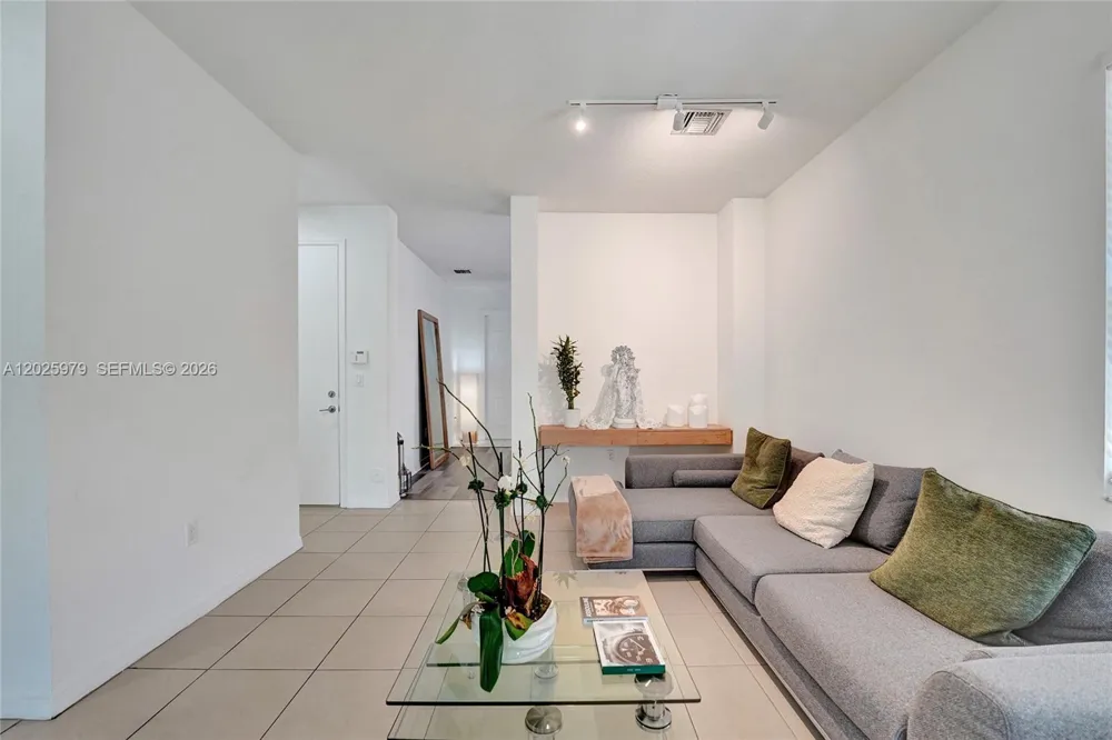650 NE 191st Ter Miami, FL 33179