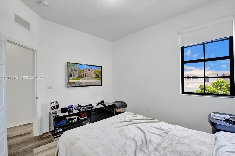 650 NE 191st Ter Miami, FL 33179