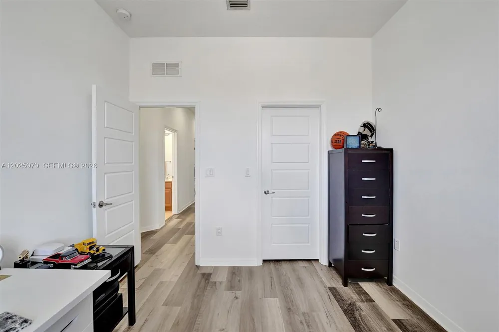 650 NE 191st Ter Miami, FL 33179