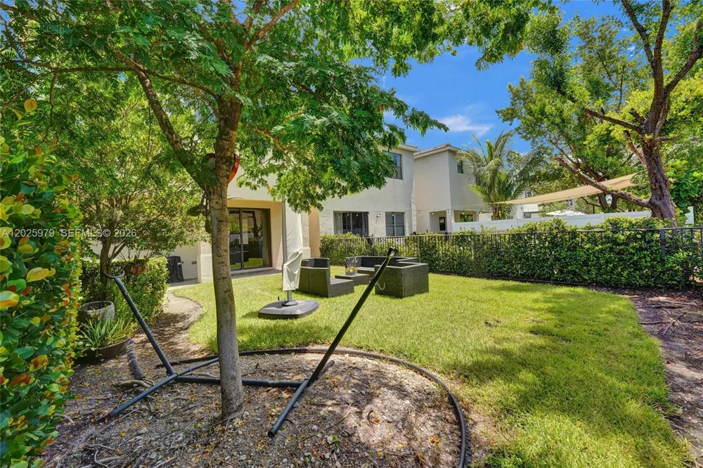 650 NE 191st Ter Miami, FL 33179