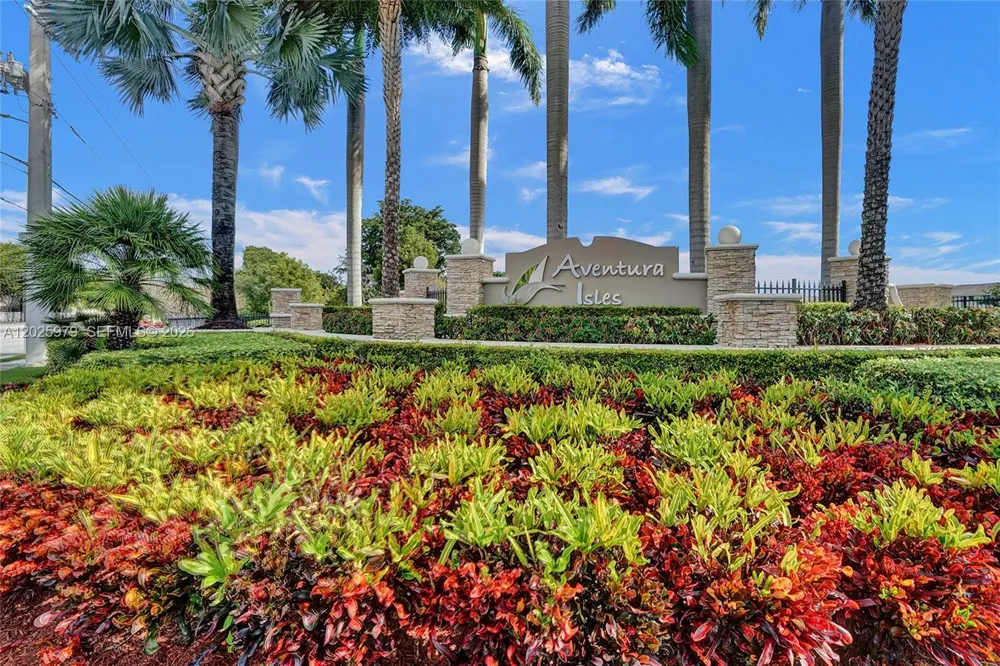 650 NE 191st Ter Miami, FL 33179