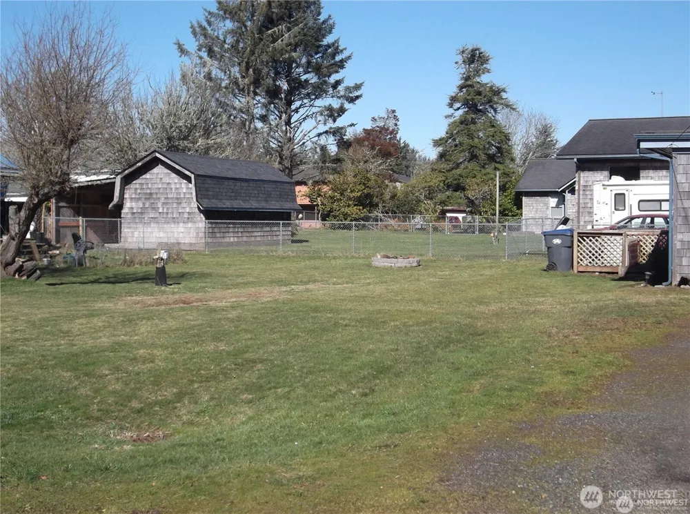 210 212 W Tacoma Avenue Westport, WA 98595