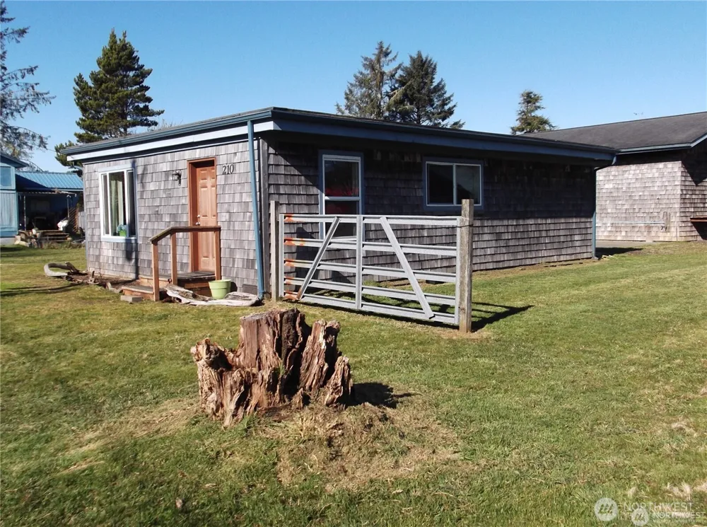 210 212 W Tacoma Avenue Westport, WA 98595