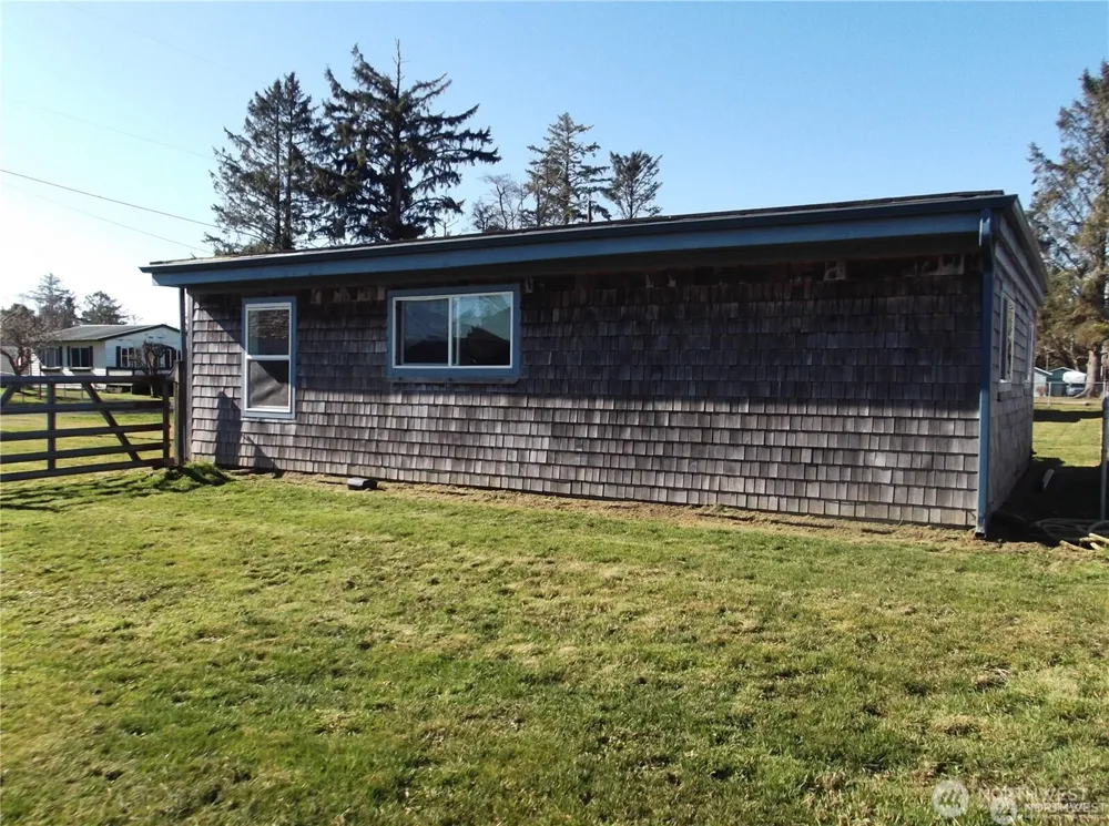 210 212 W Tacoma Avenue Westport, WA 98595