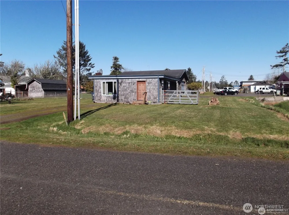 210 212 W Tacoma Avenue Westport, WA 98595