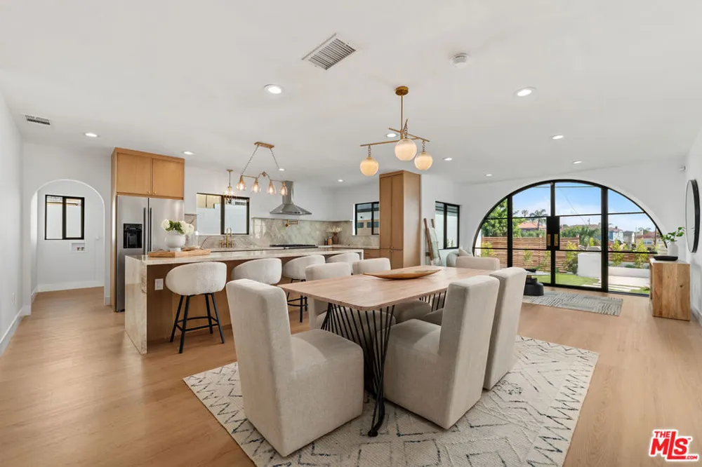 5168 Southridge Avenue Los Angeles, CA 90043