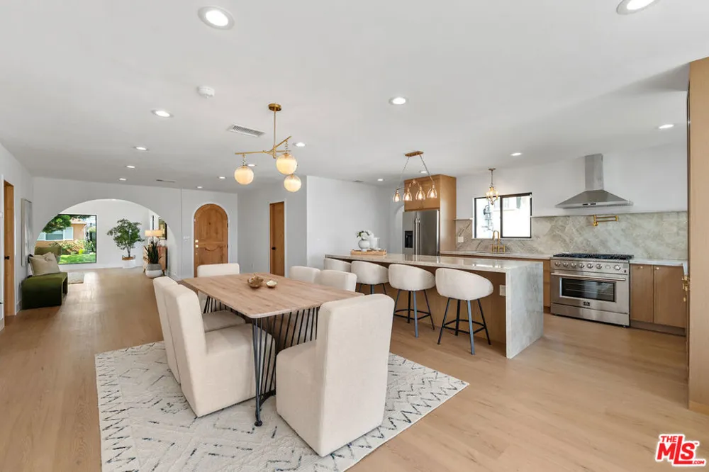 5168 Southridge Avenue Los Angeles, CA 90043
