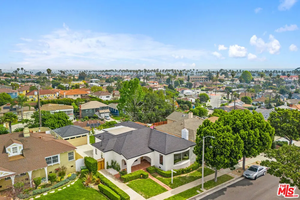 5168 Southridge Avenue Los Angeles, CA 90043