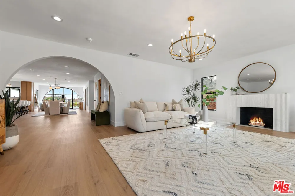 5168 Southridge Avenue Los Angeles, CA 90043