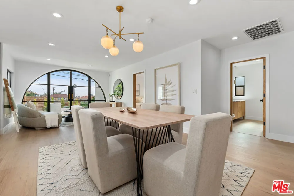 5168 Southridge Avenue Los Angeles, CA 90043