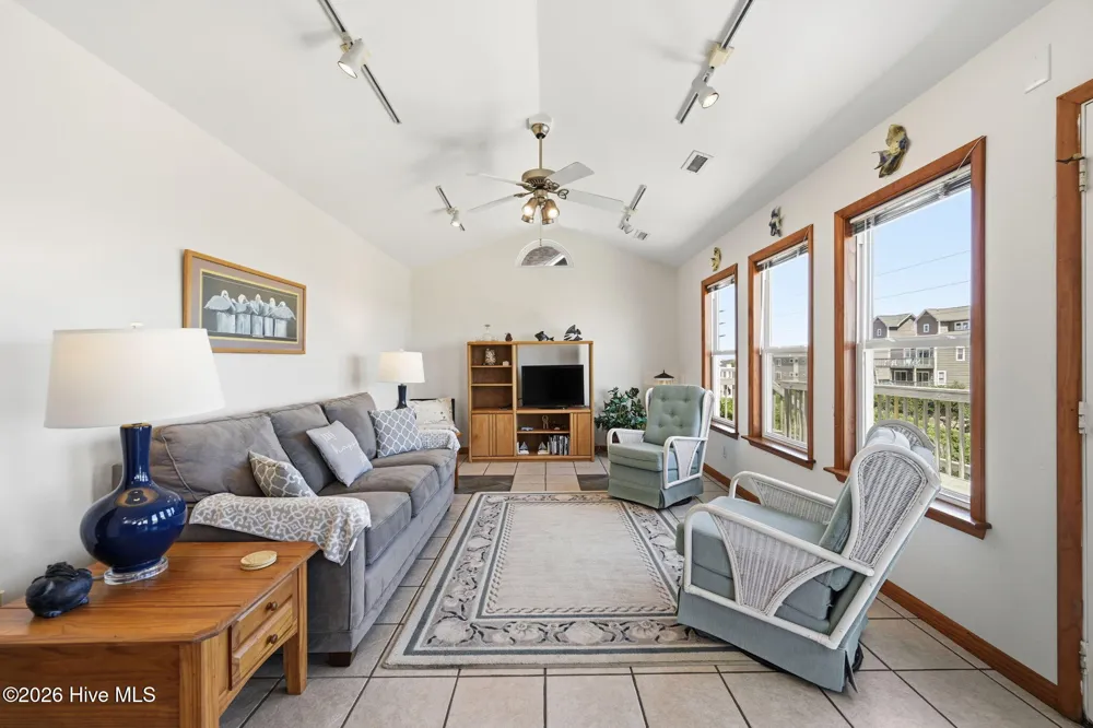 1821 S Shore Drive Surf City, NC 28445